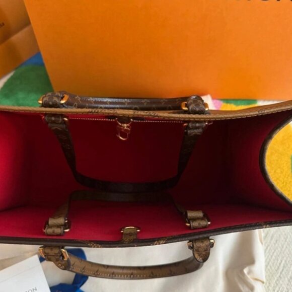 Louis Vuitton ONTHEGO MM Bag Classic embossed - Picture 6 of 6